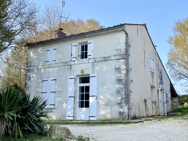 Offres de location Maison Bussac-sur-Charente 17100